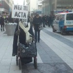 På väg till demonstrationen mot ACTA